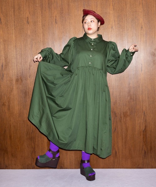 PUNYUS（プニュズ）の「パールボタンシャツワンピース（シャツワンピース・レディース・ブラック/サックスブルー/グリーン/ダークオレンジ・1/2/4/3）」の17枚目の写真