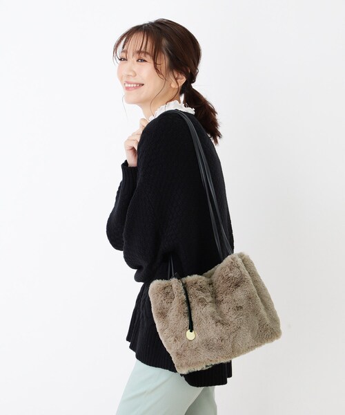 DRESKIP（ドレスキップ）の「◆フェイクファーつまみショルダー（ショルダーバッグ・レディース・ブラウン系1/ブラウン系その他/ピンク系/アイボリー・00）」の11枚目の写真