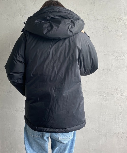 NANGA（ナンガ）の「[JEANSFACTORY×NANGA/ジーンズファクトリー×ナンガ] 別注 オーロラダウンジャケット（ダウンジャケット/コート・レディース・ベージュ/ブラック・XL/L/M/XS）」の4枚目の写真