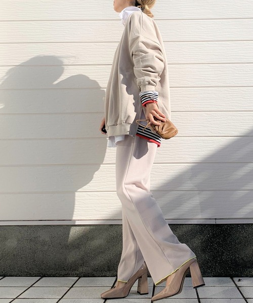 Q（キュー）の「ワッペン付きスウェット（スウェット・レディース・ライトグレー/ブラック/ベージュ・MEDIUM）」の12枚目の写真