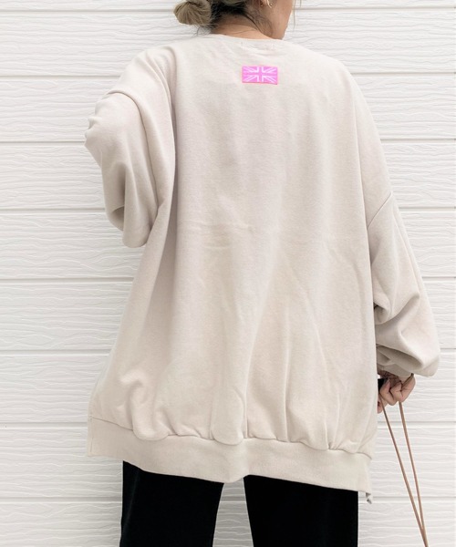 Q（キュー）の「ワッペン付きスウェット（スウェット・レディース・ライトグレー/ブラック/ベージュ・MEDIUM）」の16枚目の写真