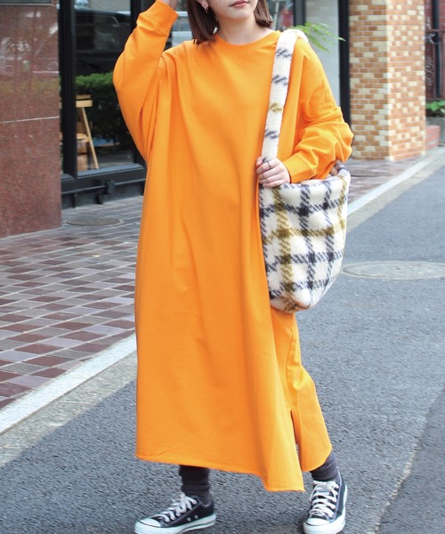 SCREEN STARS(スクリーンスターズ)の「別注スリットスウェットワンピース(ワンピース・レディース・オレンジ/ライム/チャコールグレー・F)」の17枚目の写真