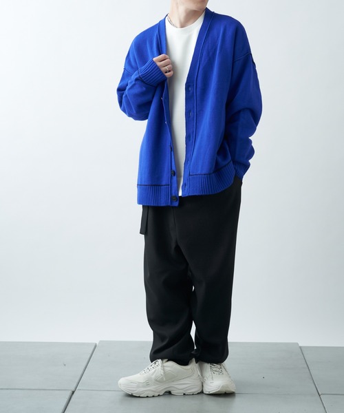 COLONY 2139(コロニートゥーワンスリーナイン)の「配色アウトリンキングカーディガン【ユニセックス可能】(カーディガン/ボレロ・メンズ・ブラック/ブルー/イエロー/アイボリー・MEDIUM/LARGE)」の17枚目の写真