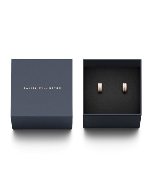 Daniel Wellington（ダニエルウェリントン）の「EMALIE EARRINGS　ピアス（ピアス（両耳用）・レディース・ホワイト/ブラック/ピンク・FREE）」の7枚目の写真