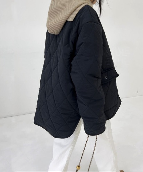 Marient（マリエント）の「スクエアキルトパイピングアウター（ダウンジャケット/コート・レディース・アイボリー/ブラック・FREE）」の5枚目の写真