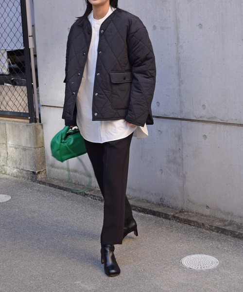 Marient（マリエント）の「スクエアキルトパイピングアウター（ダウンジャケット/コート・レディース・アイボリー/ブラック・FREE）」の7枚目の写真