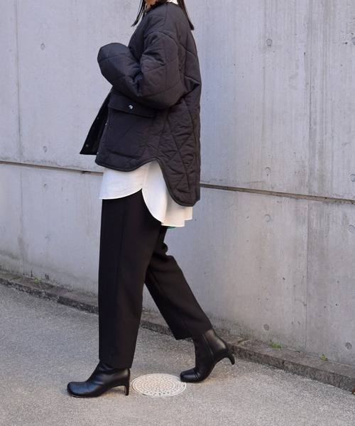 Marient（マリエント）の「スクエアキルトパイピングアウター（ダウンジャケット/コート・レディース・アイボリー/ブラック・FREE）」の8枚目の写真