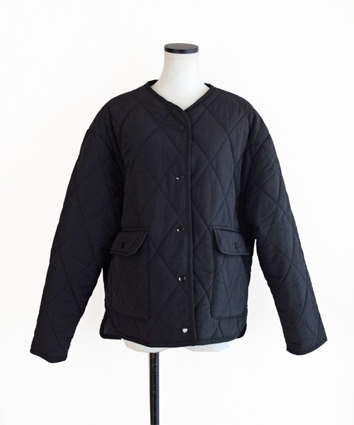 Marient（マリエント）の「スクエアキルトパイピングアウター（ダウンジャケット/コート・レディース・アイボリー/ブラック・FREE）」の9枚目の写真