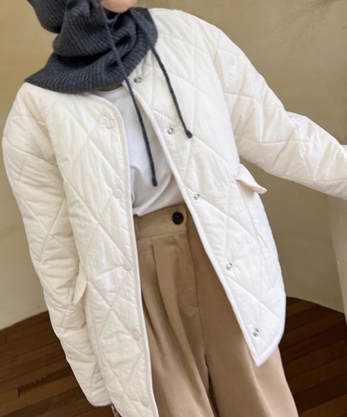 Marient（マリエント）の「スクエアキルトパイピングアウター（ダウンジャケット/コート・レディース・アイボリー/ブラック・FREE）」の14枚目の写真