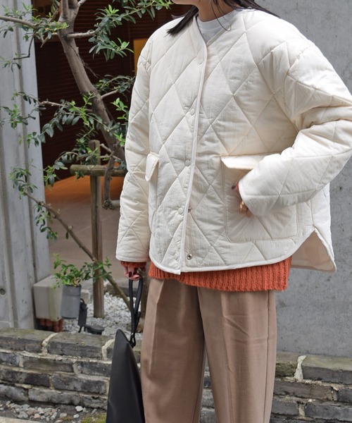 Marient（マリエント）の「スクエアキルトパイピングアウター（ダウンジャケット/コート・レディース・アイボリー/ブラック・FREE）」の16枚目の写真