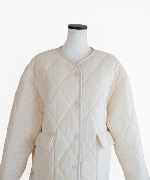 Marient（マリエント）の「スクエアキルトパイピングアウター（ダウンジャケット/コート・レディース・アイボリー/ブラック・FREE）」の22枚目の写真