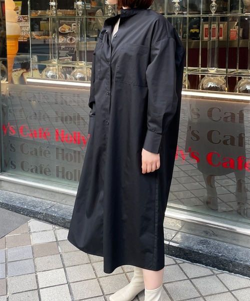 StyleSea(スタイルシー)の「スタンドカラーロングシャツワンピース(シャツワンピース・レディース・ブラック/オフホワイト/グレイッシュベージュ・MEDIUM)」の9枚目の写真