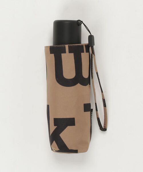 marimekko（マリメッコ）の「【JAPAN EXCLUSIVE】Mini Manual Logo / umbrella（折りたたみ傘・レディース・ブラウン・FREE）」の4枚目の写真