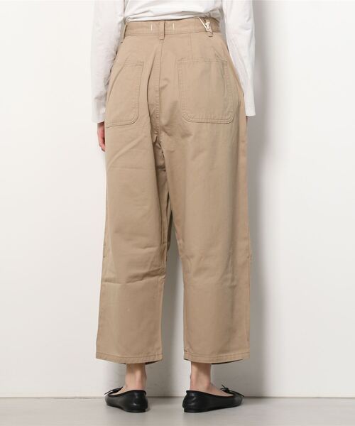 SETTO（セット）の「DOKONO PANTS：ワイドタックパンツ（チノパンツ・レディース・ダークグレー/ベージュ・XS/S/L/M）」の7枚目の写真