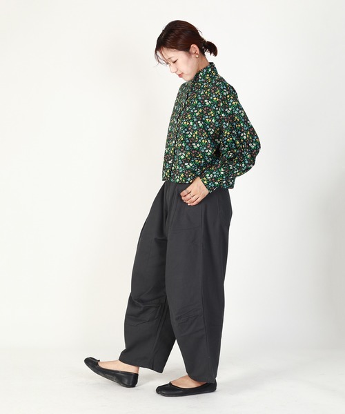 SETTO（セット）の「DOKONO PANTS：ワイドタックパンツ（チノパンツ・レディース・ダークグレー/ベージュ・XS/S/L/M）」の2枚目の写真