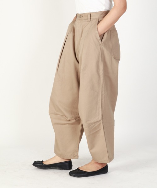 SETTO（セット）の「DOKONO PANTS：ワイドタックパンツ（チノパンツ・レディース・ダークグレー/ベージュ・XS/S/L/M）」の3枚目の写真