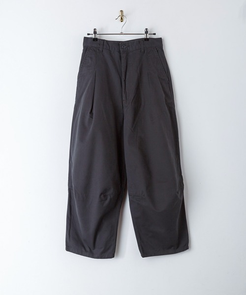 SETTO（セット）の「DOKONO PANTS：ワイドタックパンツ（チノパンツ・レディース・ダークグレー/ベージュ・XS/S/L/M）」の9枚目の写真