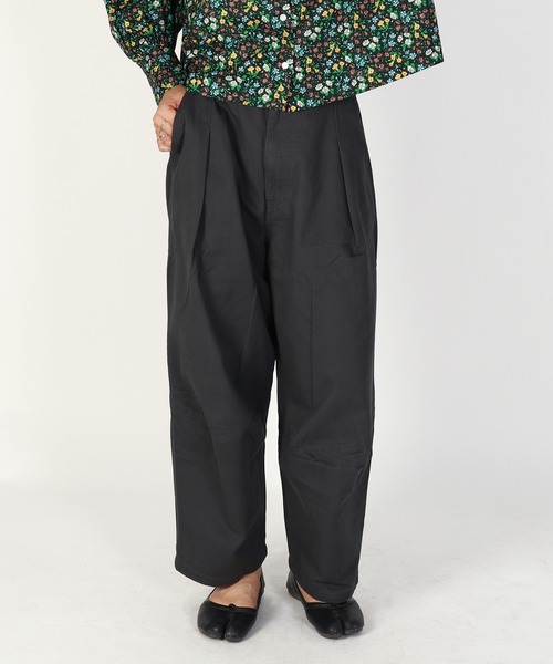 SETTO（セット）の「DOKONO PANTS：ワイドタックパンツ（チノパンツ・レディース・ダークグレー/ベージュ・XS/S/L/M）」の4枚目の写真