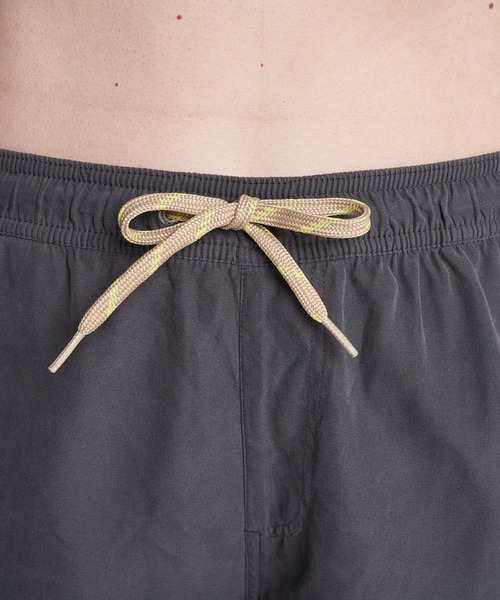 ROXY(ロキシー)の「STEP BY STEP/ロキシーボードショーツ・サーフトランクス(水着)(水着・レディース・カーキ/ブラック/ベージュ・SMALL/MEDIUM/LARGE)」の5枚目の写真