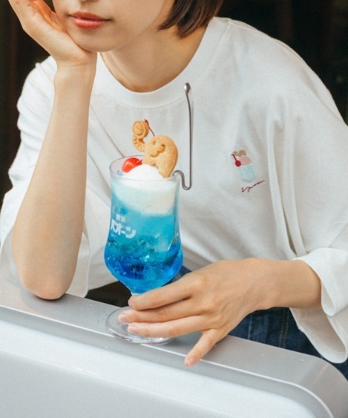 spoon store（スプーンストア）の「spoon×喫茶店パオーン メロンソーダTシャツ（Tシャツ/カットソー・レディース・ホワイト系その他2/ミント/ベージュ/ホワイト系その他/ホワイト/ブルー・M/L）」の2枚目の写真