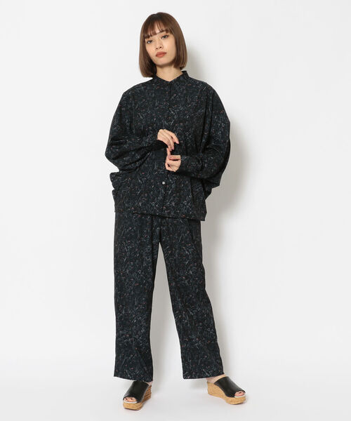 EACH.（イーチ）の「EACH(イーチ) PRINT TUCK PANTS/プリントタックパンツ（その他パンツ・レディース・ブラック・FREE）」の4枚目の写真