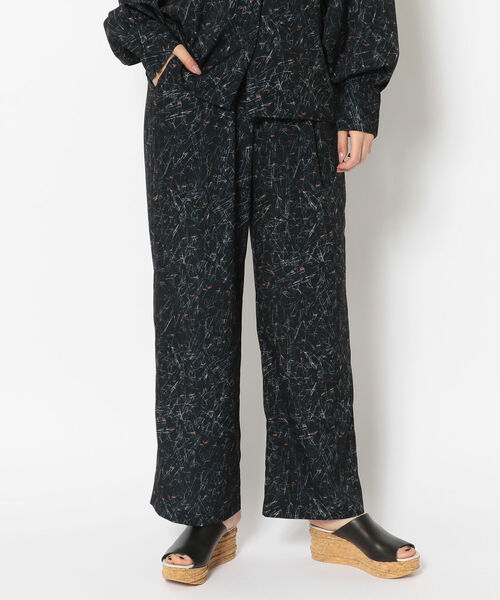 EACH.（イーチ）の「EACH(イーチ) PRINT TUCK PANTS/プリントタックパンツ（その他パンツ・レディース・ブラック・FREE）」の12枚目の写真