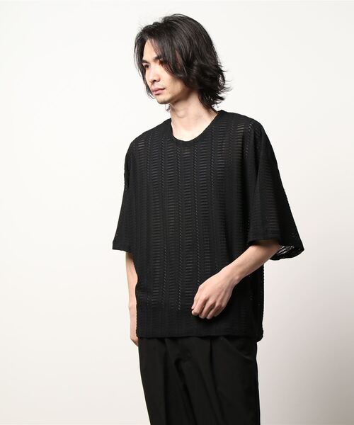 JUGLANS(ユグランス)の「【ATELANE】透かし編みニットソーショートスリーブクルーネックTシャツ/メンズ(Tシャツ/カットソー・メンズ・ブラック/アイボリー・M/L)」の2枚目の写真
