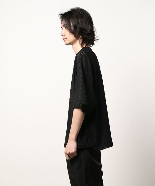 JUGLANS(ユグランス)の「【ATELANE】透かし編みニットソーショートスリーブクルーネックTシャツ/メンズ(Tシャツ/カットソー・メンズ・ブラック/アイボリー・M/L)」の3枚目の写真