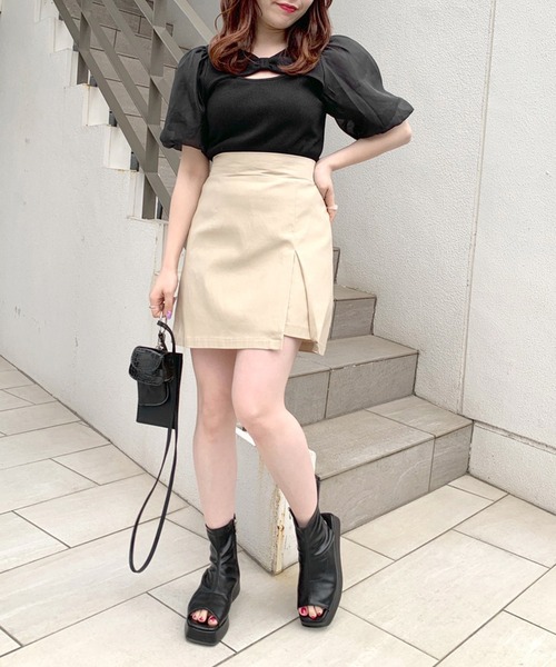 OLIVE des OLIVE(オリーブデオリーブ)の「リボンデコルテプルオーバー(Tシャツ/カットソー・レディース・オフホワイト/サックスブルー/ブラック/ライトグレー・FREE)」の5枚目の写真