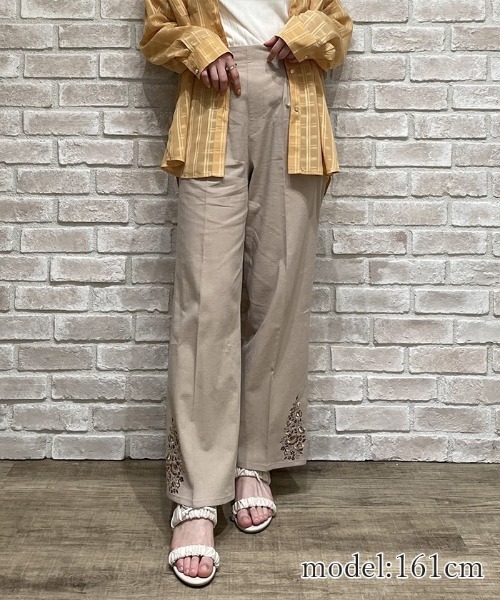 axes femme（アクシーズファム）の「裾刺繍ストレートパンツ（その他パンツ・レディース・ピンク/グリーン/ブラック/ベージュ/マスタード・LARGE/MEDIUM）」の3枚目の写真
