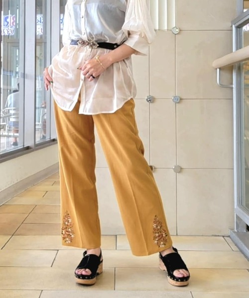 axes femme（アクシーズファム）の「裾刺繍ストレートパンツ（その他パンツ・レディース・ピンク/グリーン/ブラック/ベージュ/マスタード・LARGE/MEDIUM）」の4枚目の写真