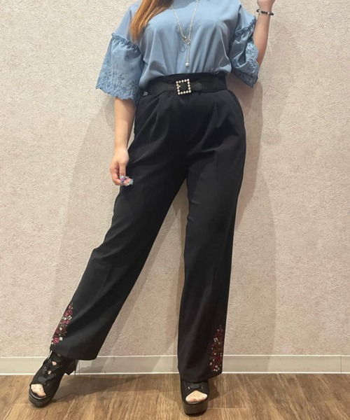 axes femme（アクシーズファム）の「裾刺繍ストレートパンツ（その他パンツ・レディース・ピンク/グリーン/ブラック/ベージュ/マスタード・LARGE/MEDIUM）」の2枚目の写真
