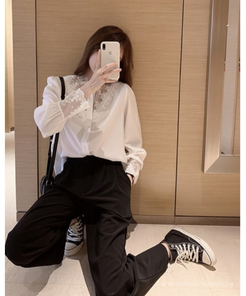 Ritzy(リッツィー)の「レースデザインノーカラーブラウス(シャツ/ブラウス・レディース・ブラック/ホワイト・M/L)」の6枚目の写真