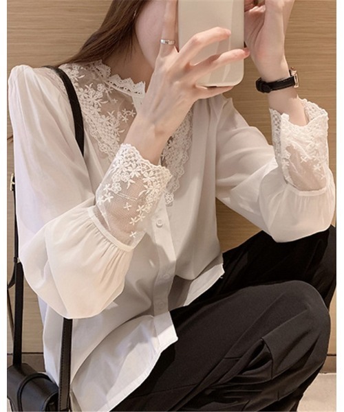 Ritzy(リッツィー)の「レースデザインノーカラーブラウス(シャツ/ブラウス・レディース・ブラック/ホワイト・M/L)」の8枚目の写真