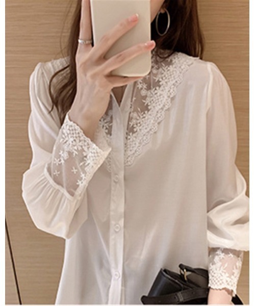 Ritzy(リッツィー)の「レースデザインノーカラーブラウス(シャツ/ブラウス・レディース・ブラック/ホワイト・M/L)」の16枚目の写真