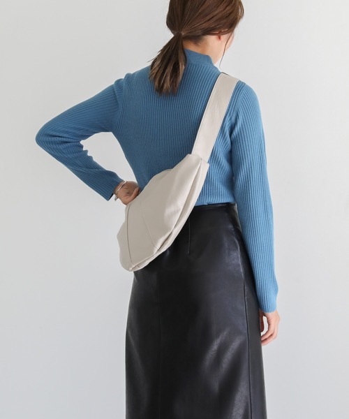 select MOCA(セレクトモカ)の「フラップフェイクレザータイトロングスカート(スカート・レディース・ブラック/ベージュ・SMALL/MEDIUM)」の19枚目の写真
