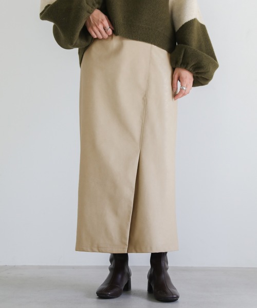 select MOCA(セレクトモカ)の「フラップフェイクレザータイトロングスカート(スカート・レディース・ブラック/ベージュ・SMALL/MEDIUM)」の5枚目の写真