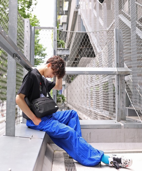 NUN（エヌユーエヌ）の「ＮＵＮ サコッシュ（ショルダーバッグ・レディース・ブルー/ブラック・FREE）」の9枚目の写真