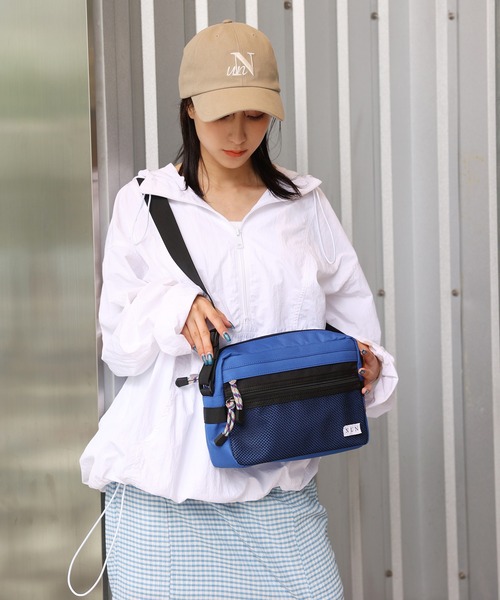 NUN（エヌユーエヌ）の「ＮＵＮ サコッシュ（ショルダーバッグ・レディース・ブルー/ブラック・FREE）」の14枚目の写真