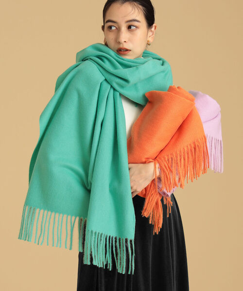 Ray BEAMS（レイビームス）の「Ray BEAMS / ソリッド ビッグ ストール（ストール/ショール・レディース・オレンジ/パープル/グリーン・ONE SIZE）」の5枚目の写真
