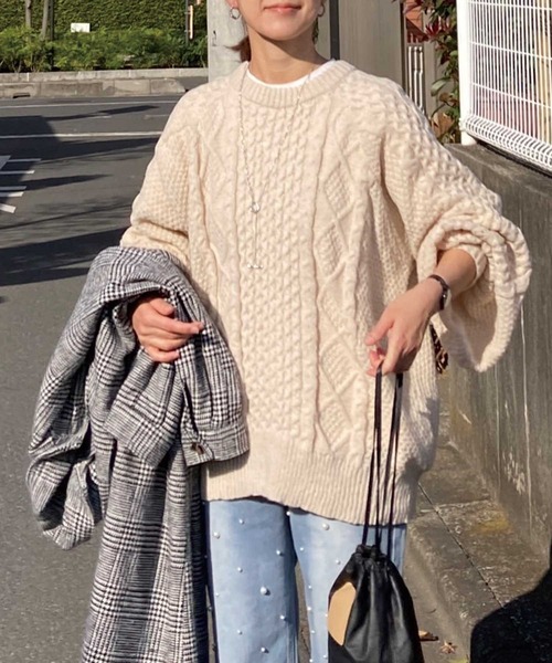 美品✨Whim Gazette ケーブルニット ボリュームスリーブ CORNERS（コーナーズ）の「ボリュームスリーブケーブルニット（ニット