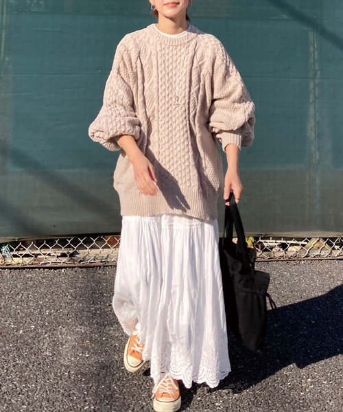 CORNERS（コーナーズ）の「ボリュームスリーブケーブルニット（ニット/セーター・レディース・スミクロ/オレンジ/グリーン/レッド/ピンク/グレイッシュベージュ/グレー/アイボリー/ブルー/ブラック/ブラウン・M）」の19枚目の写真