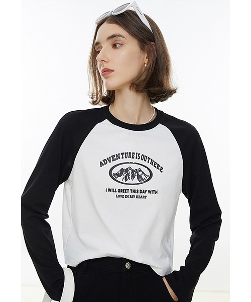Fano Studios(ファノ ストゥディオズ)の「バイカラーレタープリント ラグランTシャツ FX22S341【Fano Studios】(Tシャツ/カットソー・レディース・ブラック/ブラウン・M/L/S)」の1枚目の写真