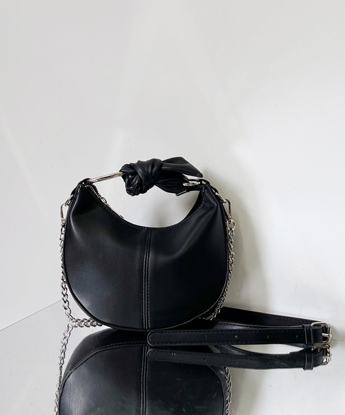 me+em select（ミームセレクト）の「【 2way 】ハーフムーンチェーンハンドバッグ【 ショルダーストラップ付属 】（ハンドバッグ・レディース・ブラック/グリーン/ダークベージュ/アイボリー/ブルー・FREE）」の3枚目の写真