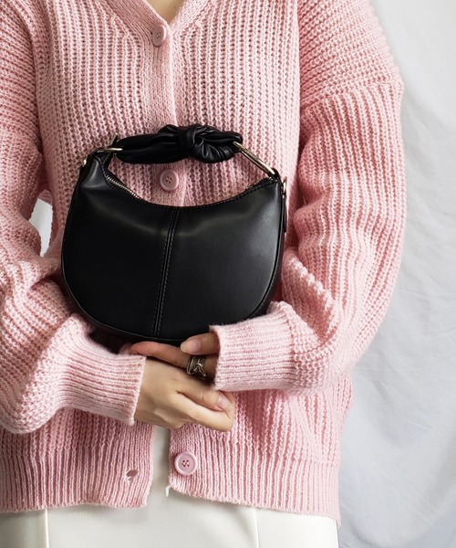 me+em select（ミームセレクト）の「【 2way 】ハーフムーンチェーンハンドバッグ【 ショルダーストラップ付属 】（ハンドバッグ・レディース・ブラック/グリーン/ダークベージュ/アイボリー/ブルー・FREE）」の22枚目の写真