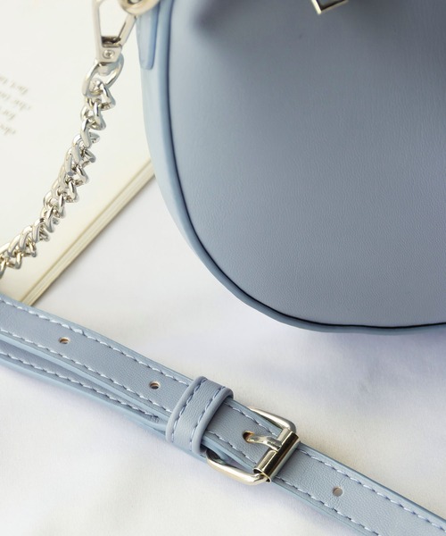 me+em select（ミームセレクト）の「【 2way 】ハーフムーンチェーンハンドバッグ【 ショルダーストラップ付属 】（ハンドバッグ・レディース・ブラック/グリーン/ダークベージュ/アイボリー/ブルー・FREE）」の15枚目の写真