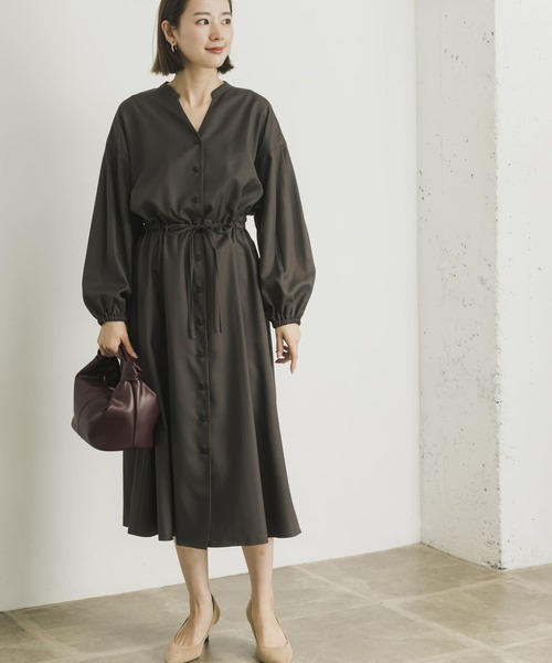 URBAN RESEARCH(アーバンリサーチ)の「ドロストワンピース(ワンピース・レディース・ベージュ/ブルー系その他/チャコールグレー・36/38)」の4枚目の写真