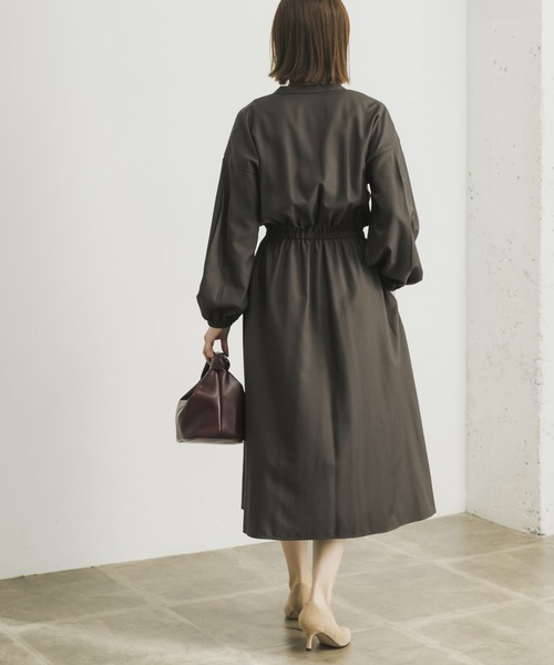 URBAN RESEARCH(アーバンリサーチ)の「ドロストワンピース(ワンピース・レディース・ベージュ/ブルー系その他/チャコールグレー・36/38)」の7枚目の写真