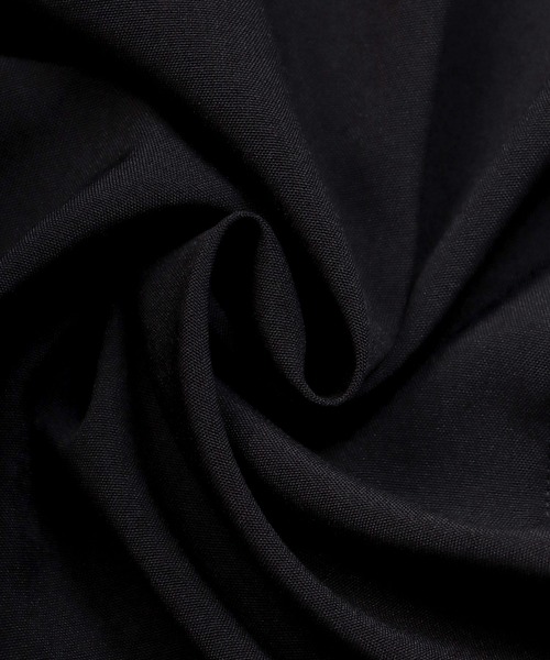 SITRY(シトリー)の「wide silhouette pin tuck Band Collar shirt/ワイドシルエット ピンタック バンドカラー シャツ(シャツ/ブラウス・メンズ・ブラック/オフホワイト/グレイッシュベージュ・M/L)」の5枚目の写真