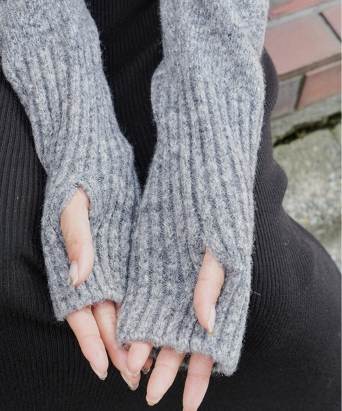 Auntie Rosa Holiday（アンティローザホリデー）の「※入荷禁止※サムホール付きクルーネックニット（ニット/セーター・レディース・グリーン/アイボリー/グレー/レッド/ブルー・FREE）」の20枚目の写真